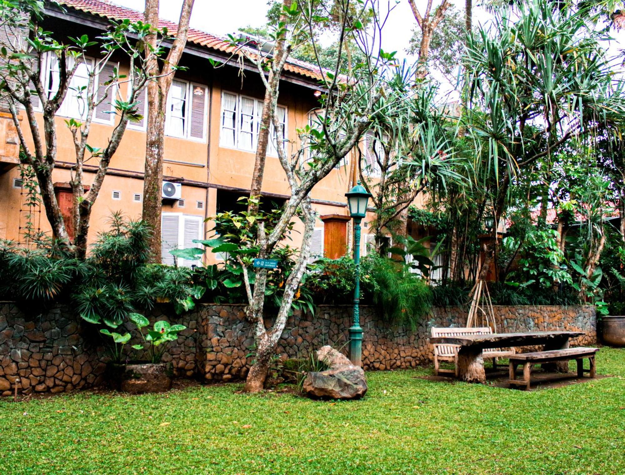 Kayu Arum Resort Salatiga Exterior photo