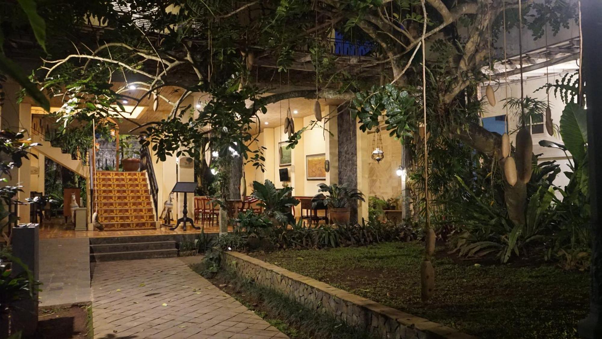 Kayu Arum Resort Salatiga Exterior photo