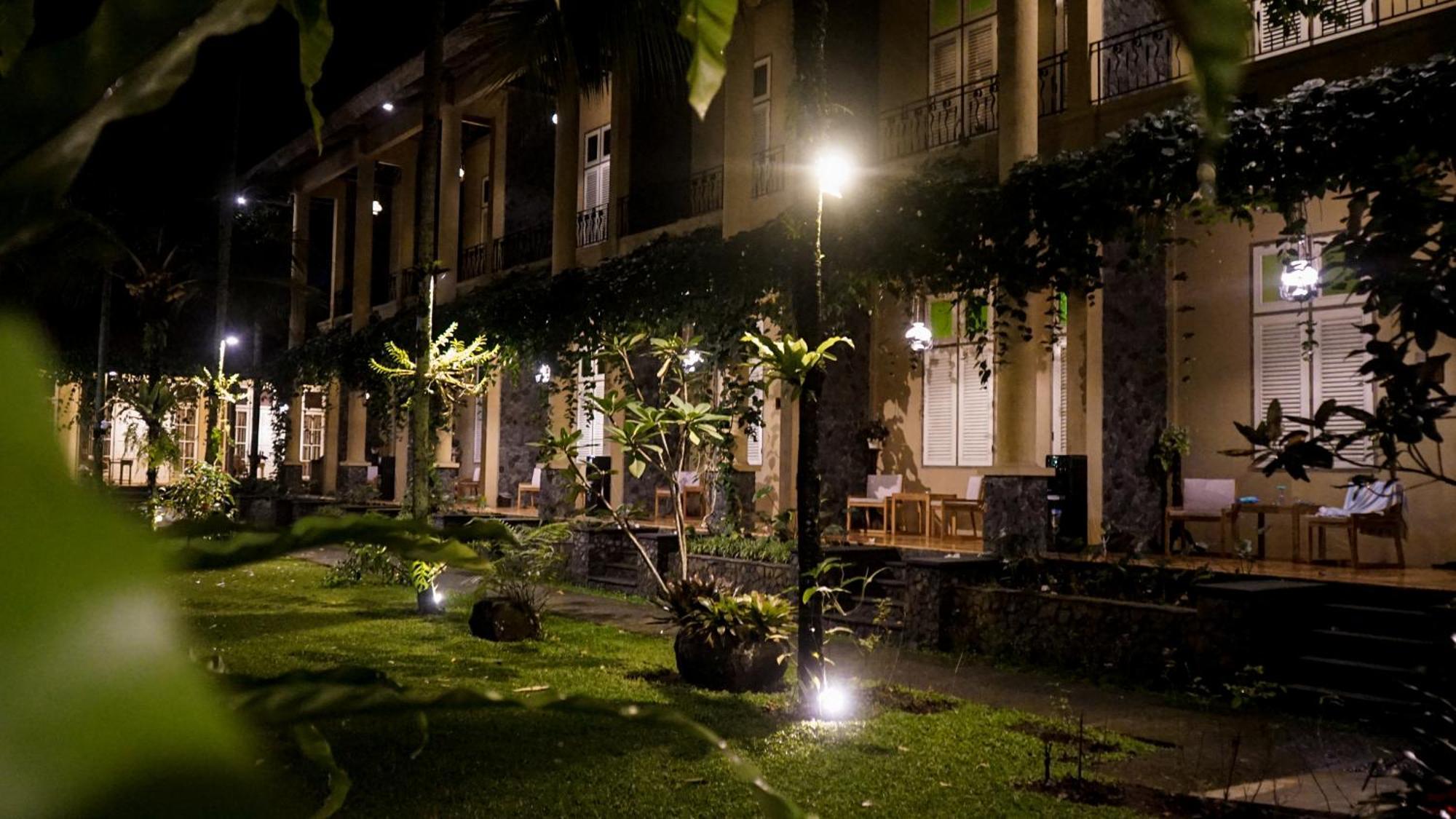 Kayu Arum Resort Salatiga Exterior photo